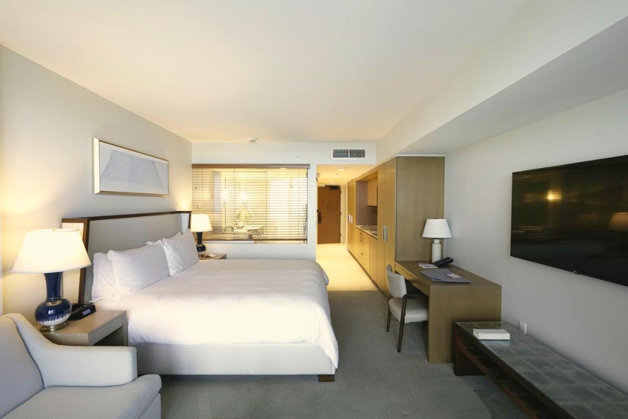 The Ritz-Carlton Residences, Waikiki Beach Hotel Гонолулу Экстерьер фото