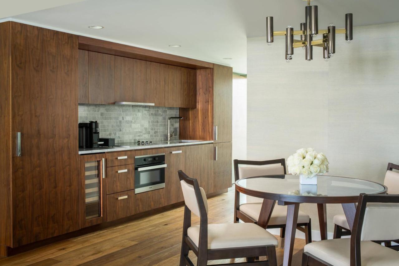 The Ritz-Carlton Residences, Waikiki Beach Hotel Гонолулу Экстерьер фото