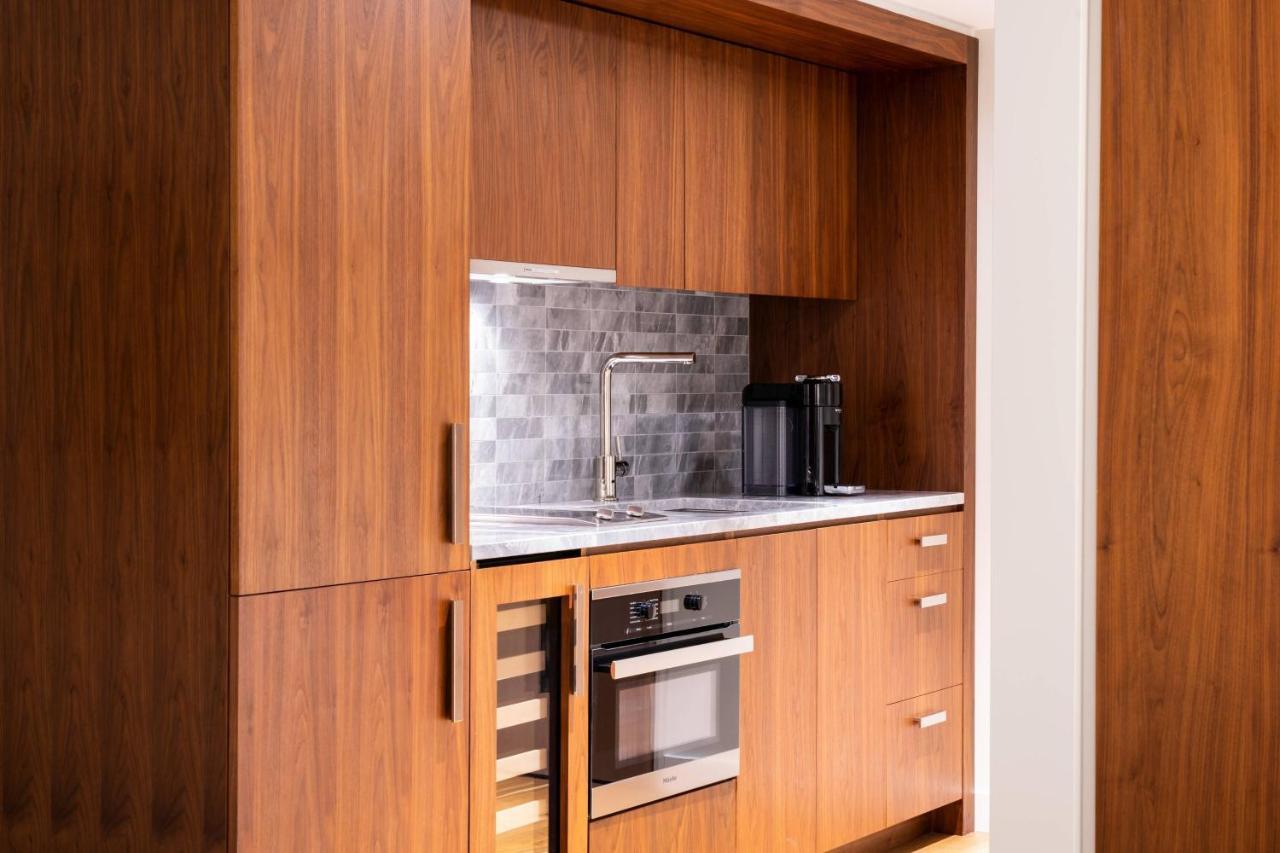 The Ritz-Carlton Residences, Waikiki Beach Hotel Гонолулу Экстерьер фото
