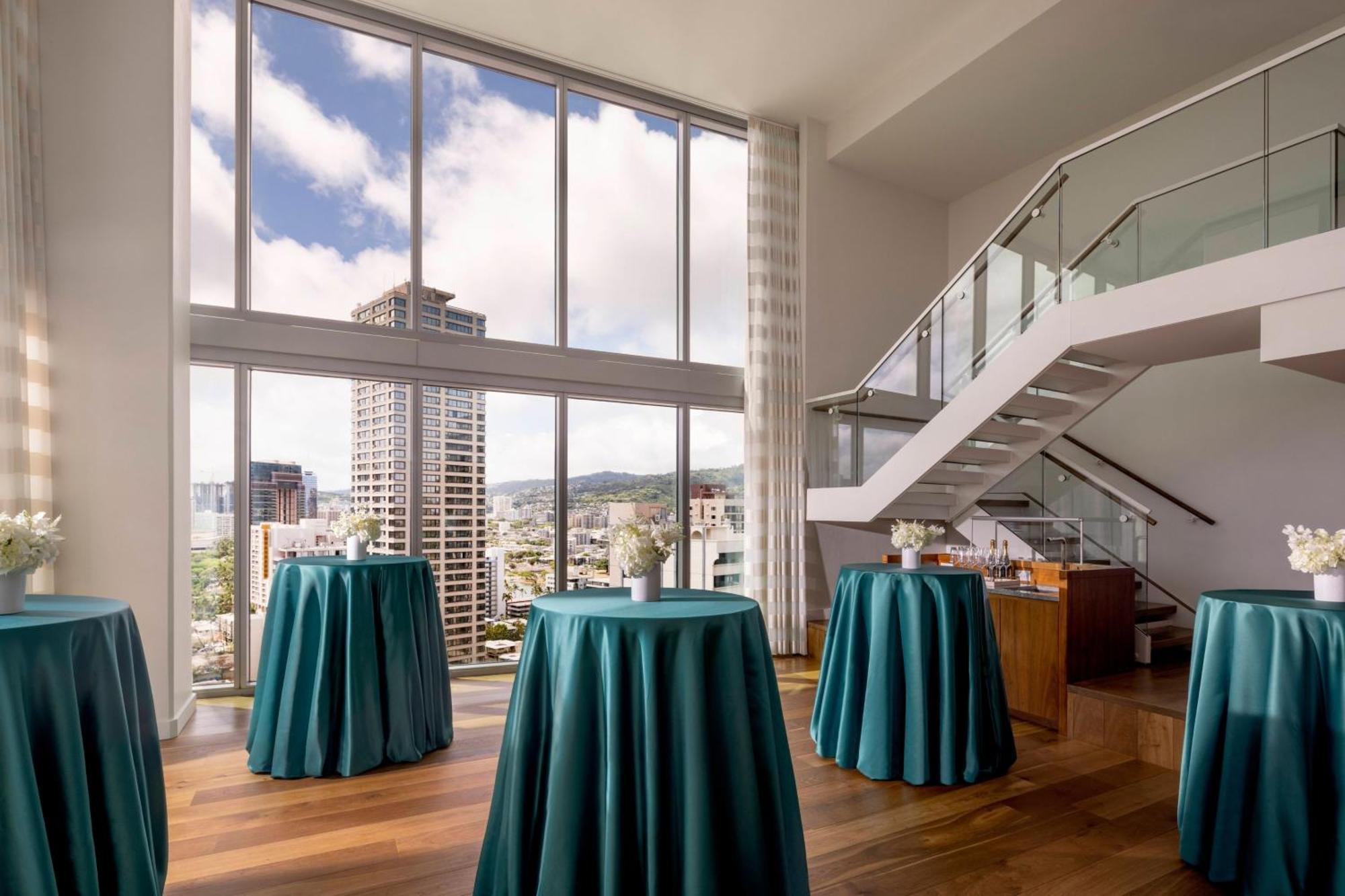 The Ritz-Carlton Residences, Waikiki Beach Hotel Гонолулу Экстерьер фото