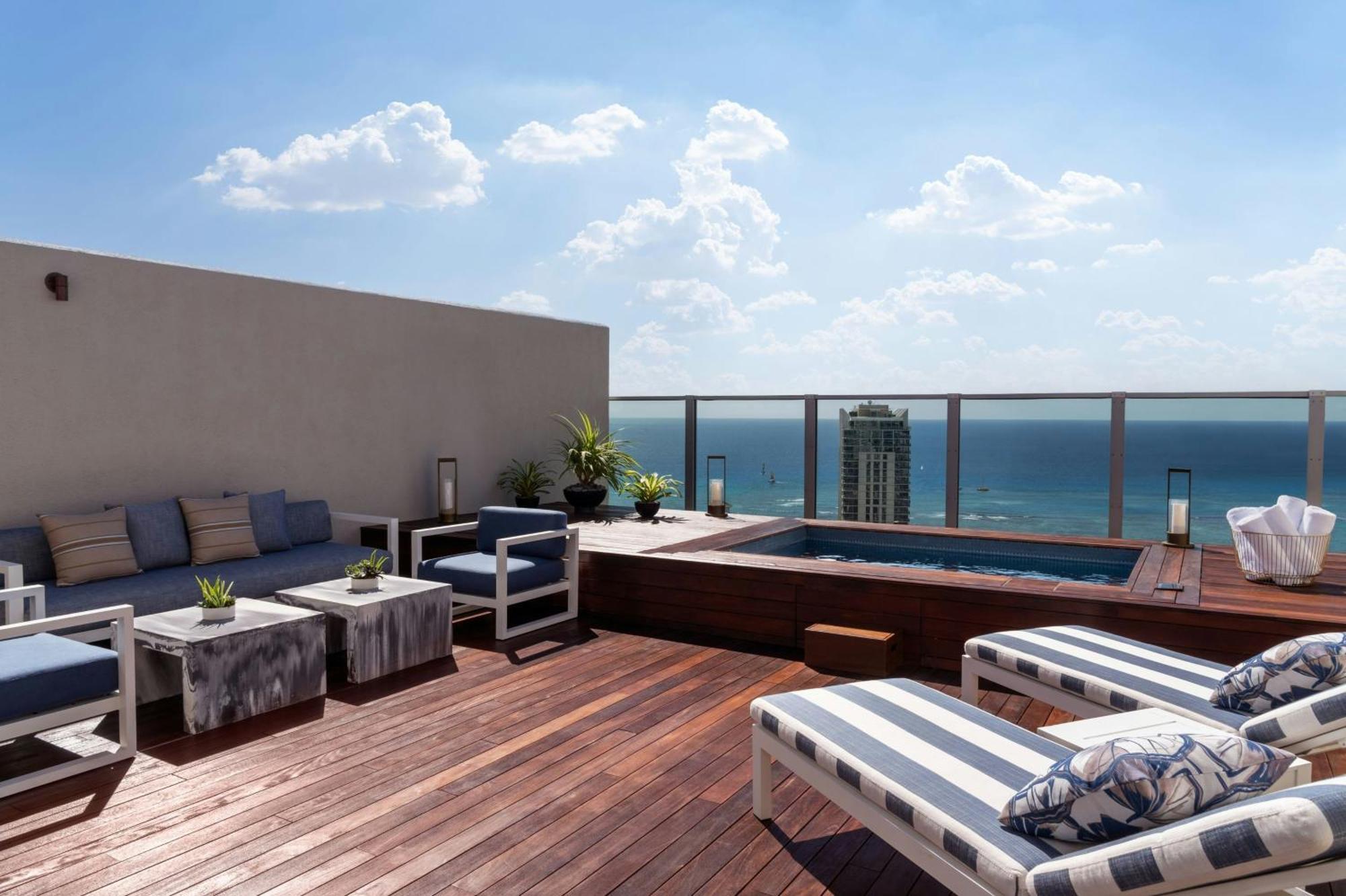 The Ritz-Carlton Residences, Waikiki Beach Hotel Гонолулу Экстерьер фото