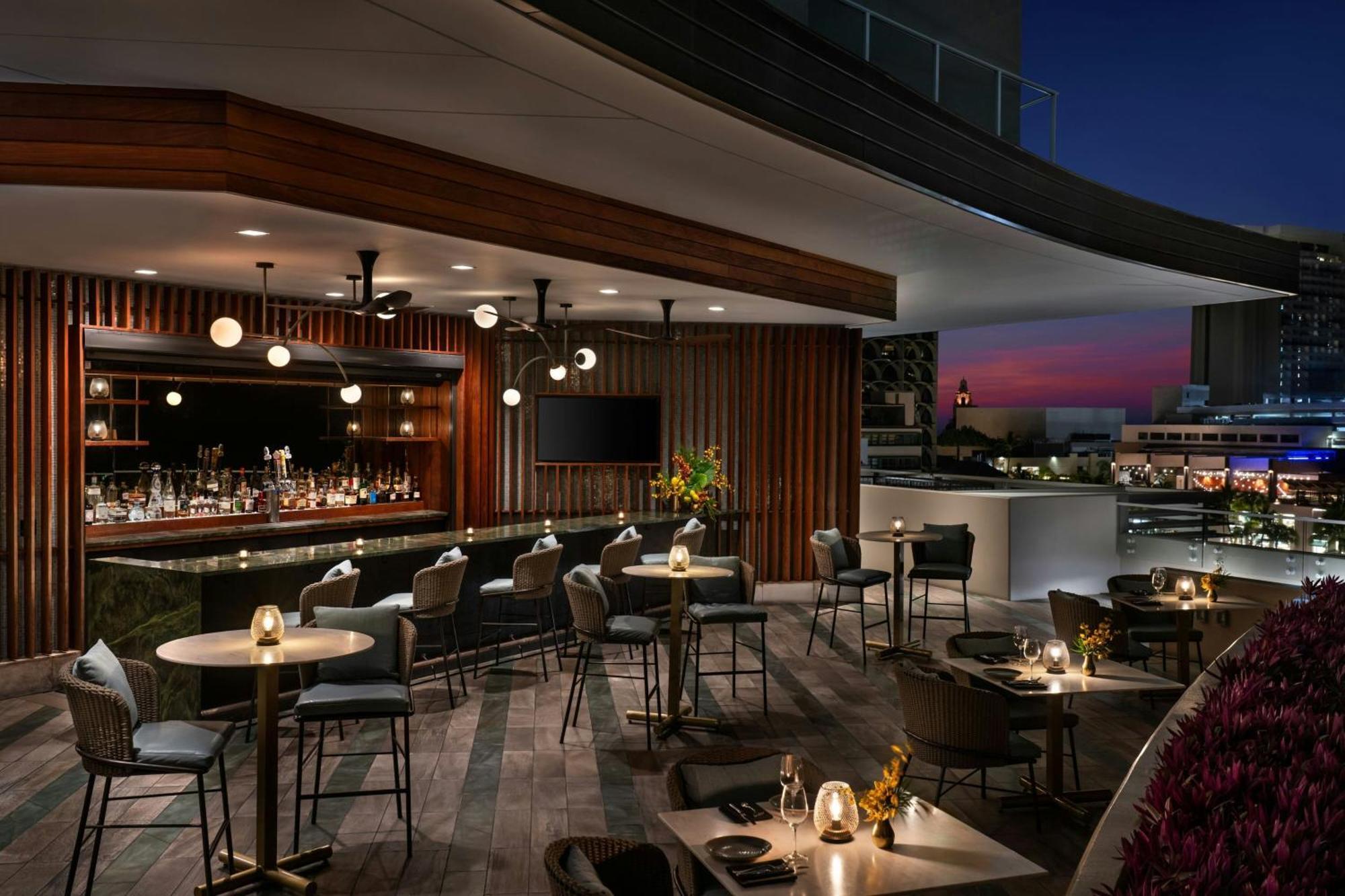 The Ritz-Carlton Residences, Waikiki Beach Hotel Гонолулу Экстерьер фото
